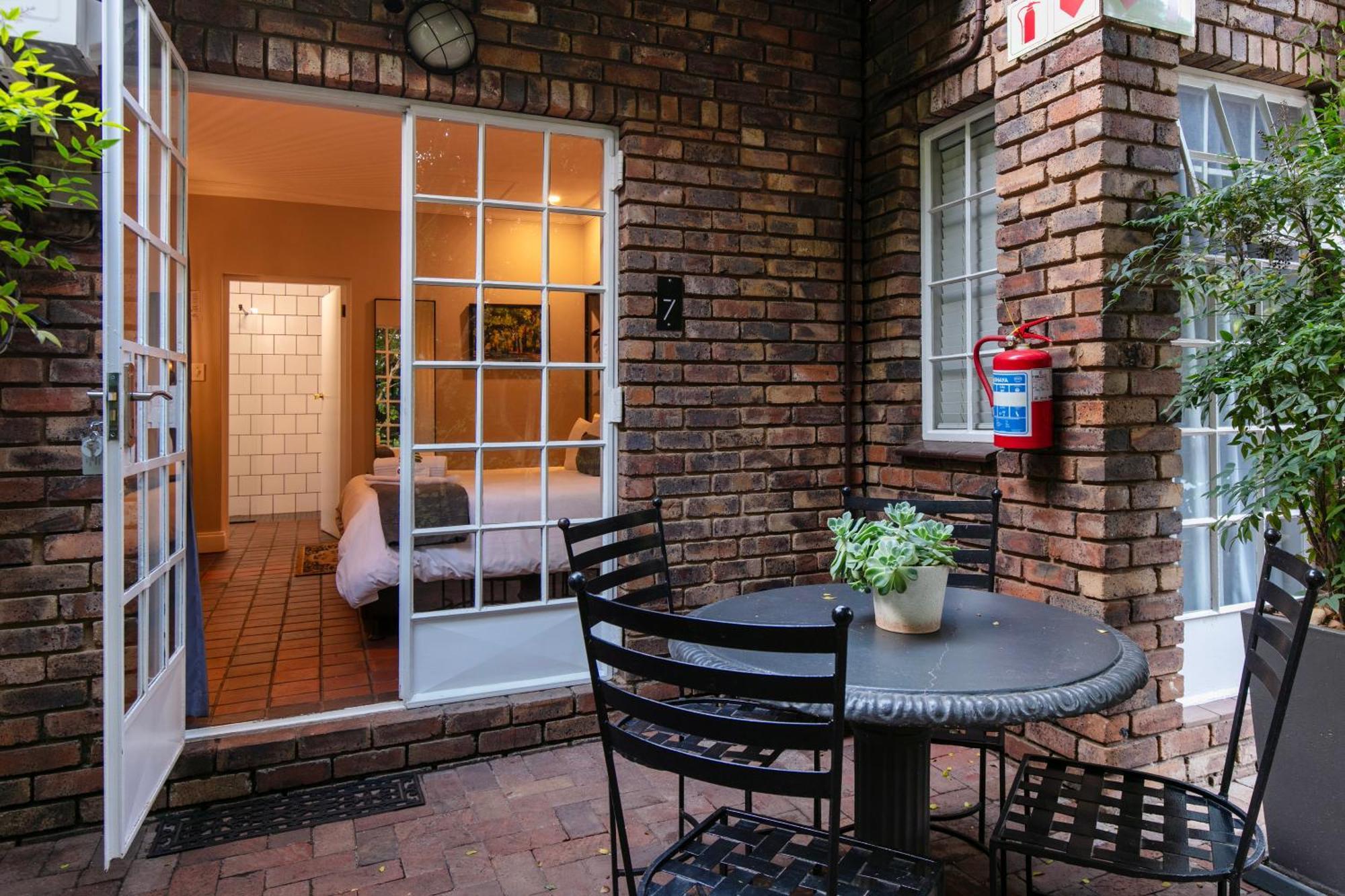 137 Murray Pensión Pretoria-Noord Exterior foto